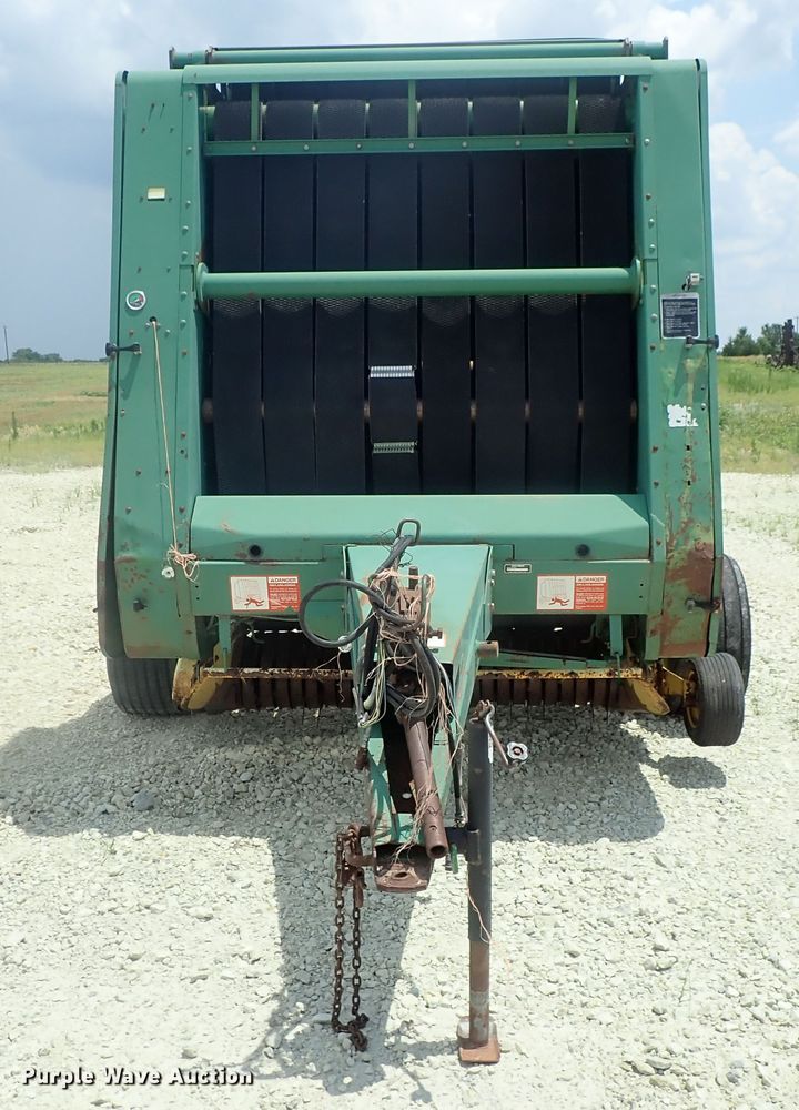 image for item DG2317 1987 John Deere 530  round baler