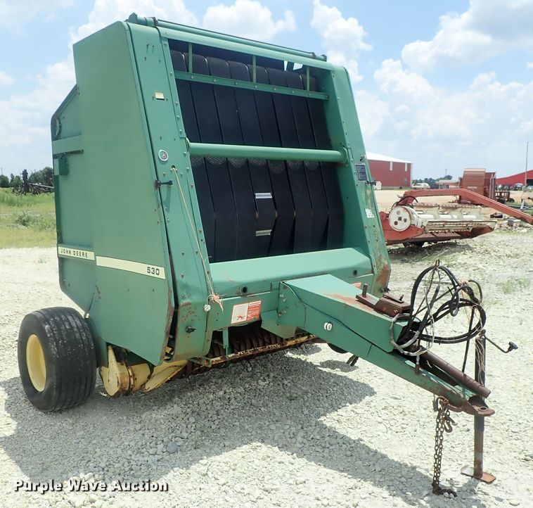 image for item DG2317 1987 John Deere 530  round baler