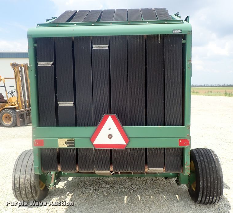 image for item DG2317 1987 John Deere 530  round baler