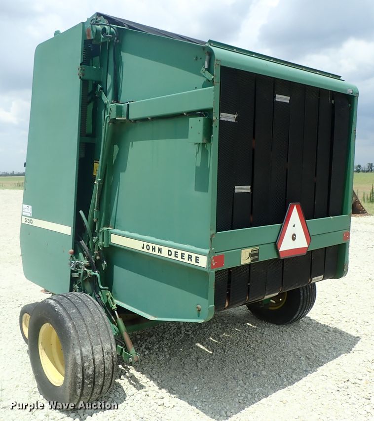 image for item DG2317 1987 John Deere 530  round baler