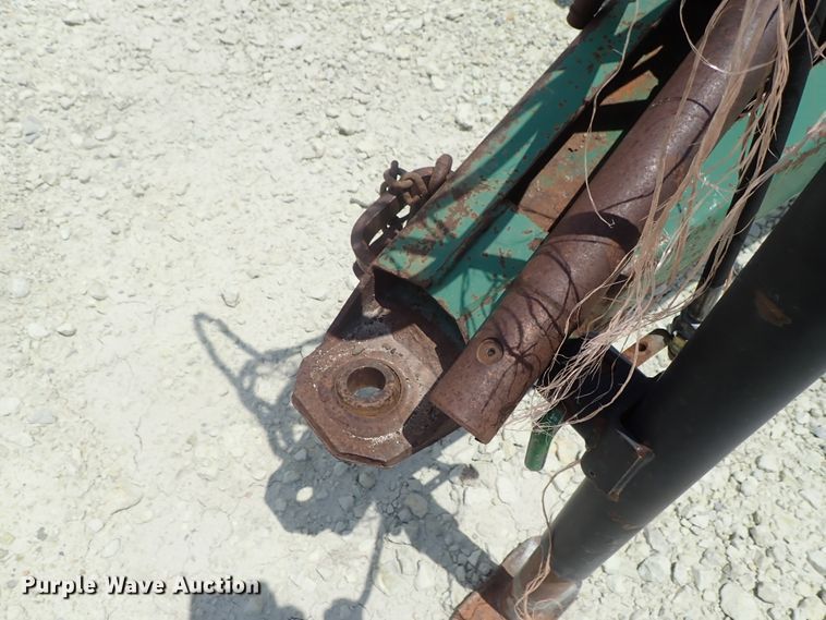 image for item DG2317 1987 John Deere 530  round baler