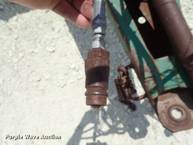 image for item DG2317 1987 John Deere 530  round baler