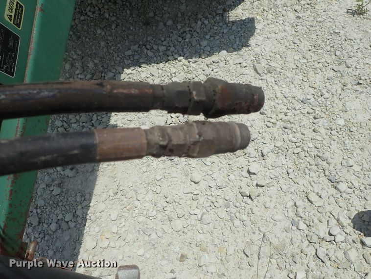 image for item DG2317 1987 John Deere 530  round baler