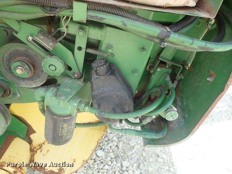 image for item DG2317 1987 John Deere 530  round baler