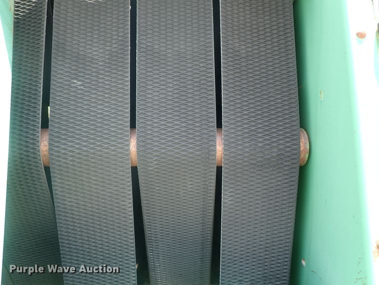 image for item DG2317 1987 John Deere 530  round baler