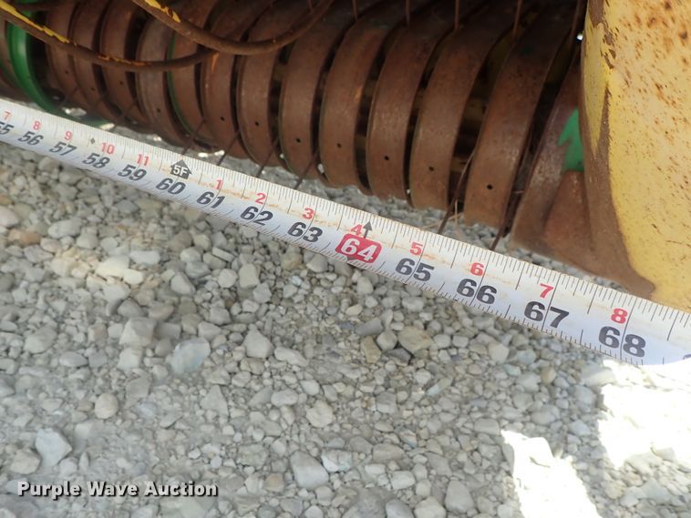 image for item DG2317 1987 John Deere 530  round baler