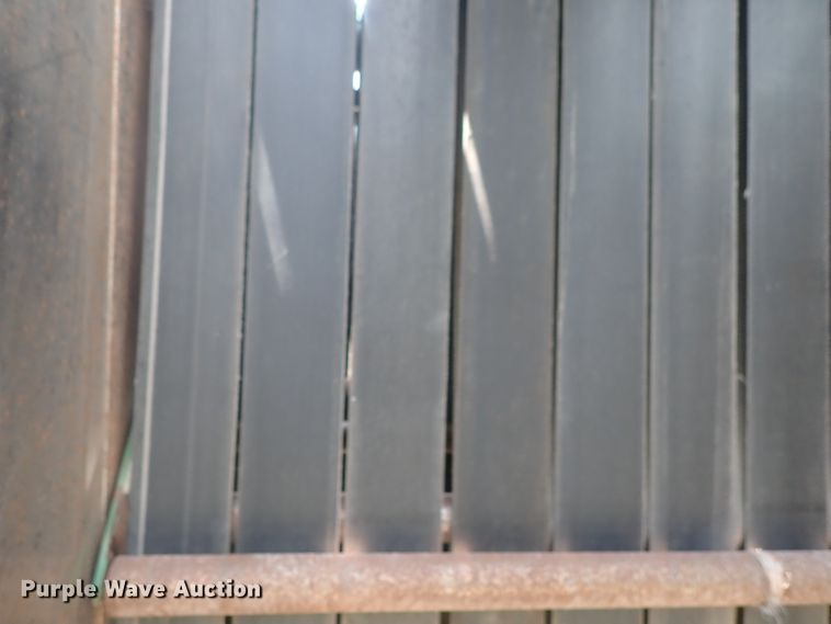 image for item DG2317 1987 John Deere 530  round baler