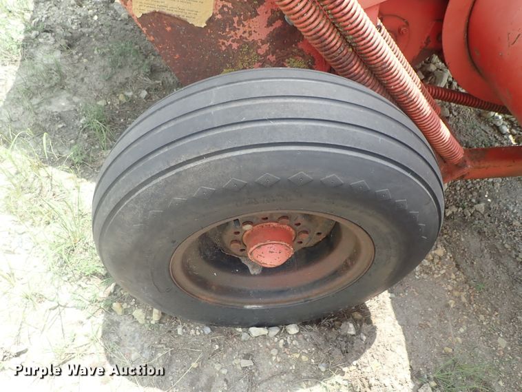 image for item DG2318 Hesston 1014  windrower