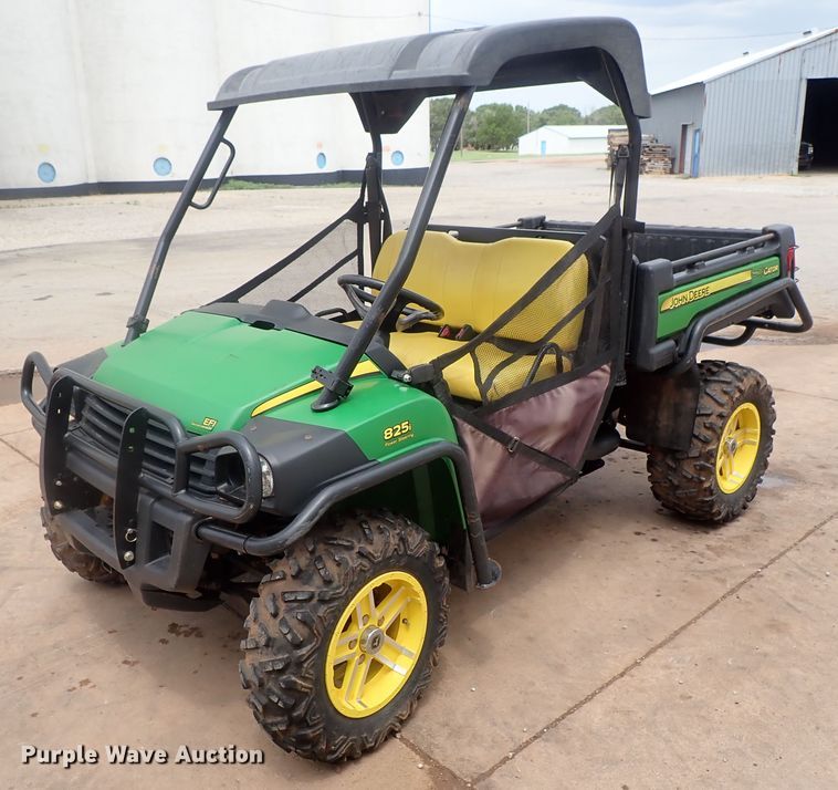 image for item DG2335 2016 John Deere 825i Gator  utility vehicle