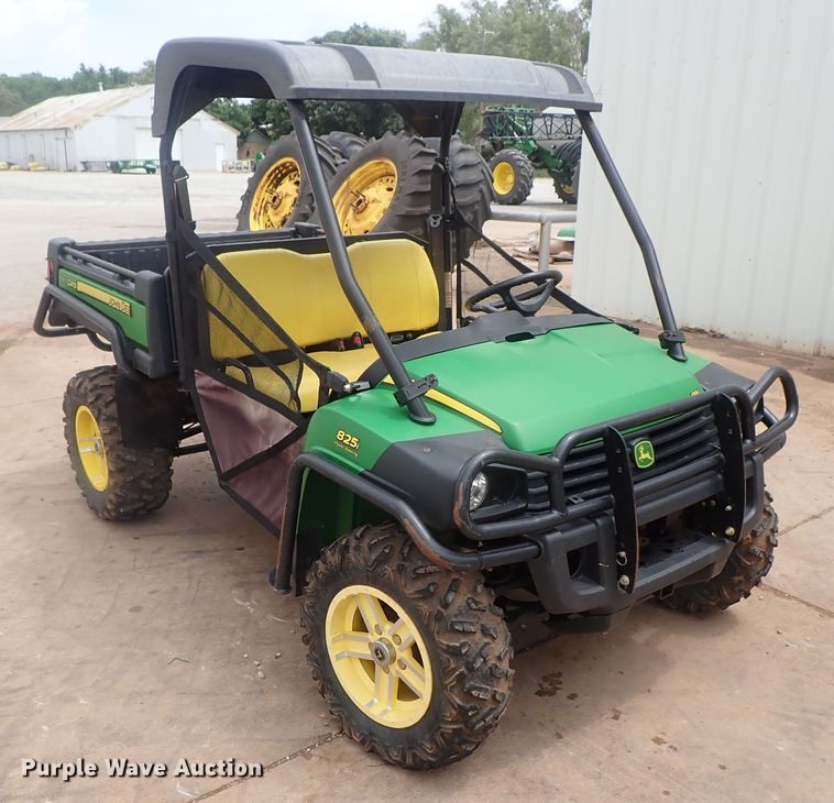 image for item DG2335 2016 John Deere 825i Gator  utility vehicle