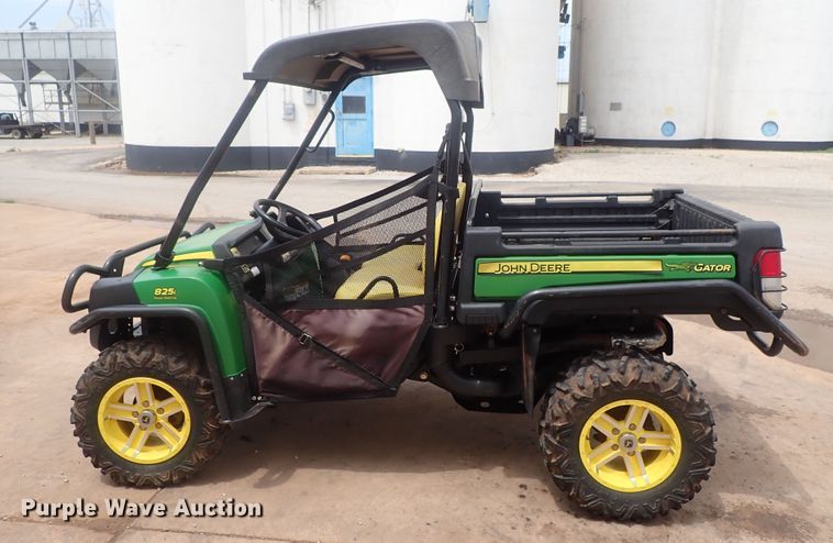 image for item DG2335 2016 John Deere 825i Gator  utility vehicle