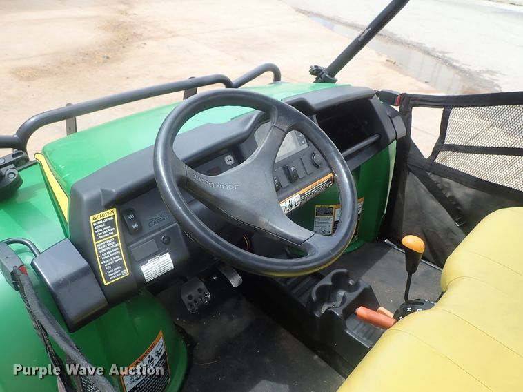 image for item DG2335 2016 John Deere 825i Gator  utility vehicle