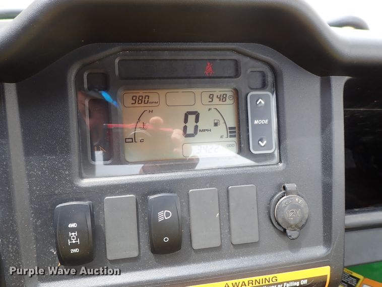 image for item DG2335 2016 John Deere 825i Gator  utility vehicle