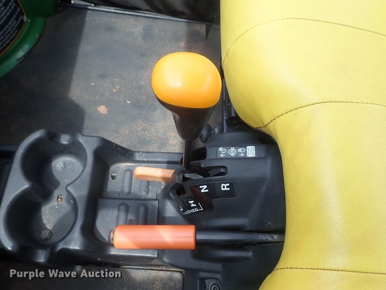 image for item DG2335 2016 John Deere 825i Gator  utility vehicle