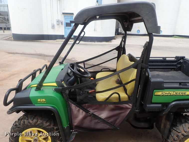 image for item DG2335 2016 John Deere 825i Gator  utility vehicle