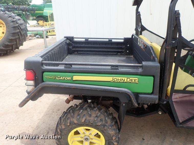 image for item DG2335 2016 John Deere 825i Gator  utility vehicle