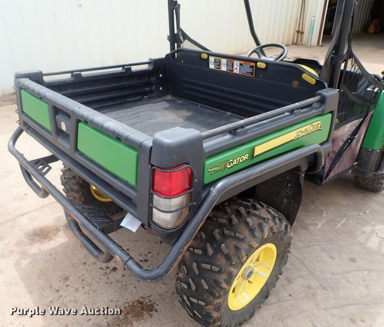 image for item DG2335 2016 John Deere 825i Gator  utility vehicle