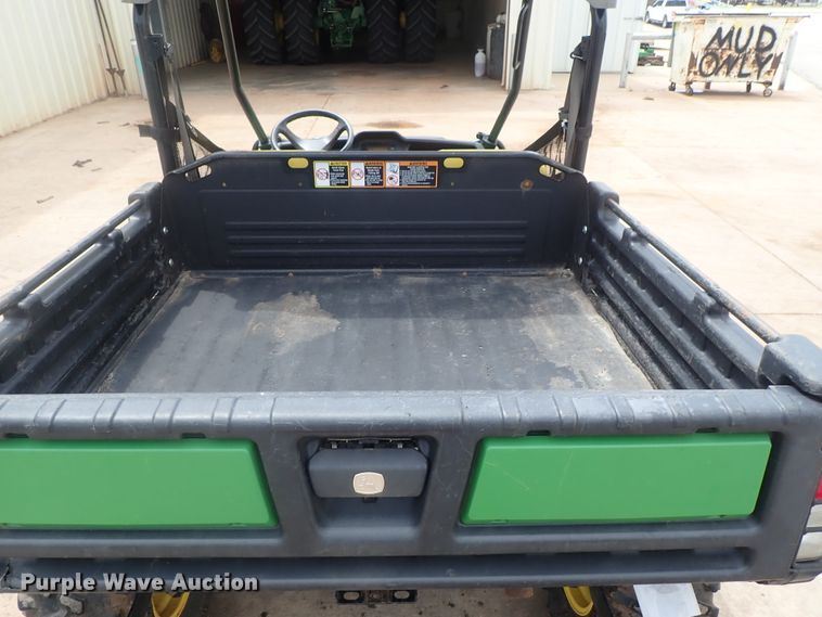 image for item DG2335 2016 John Deere 825i Gator  utility vehicle