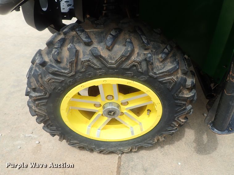 image for item DG2335 2016 John Deere 825i Gator  utility vehicle