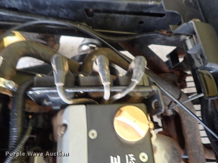 image for item DG2335 2016 John Deere 825i Gator  utility vehicle