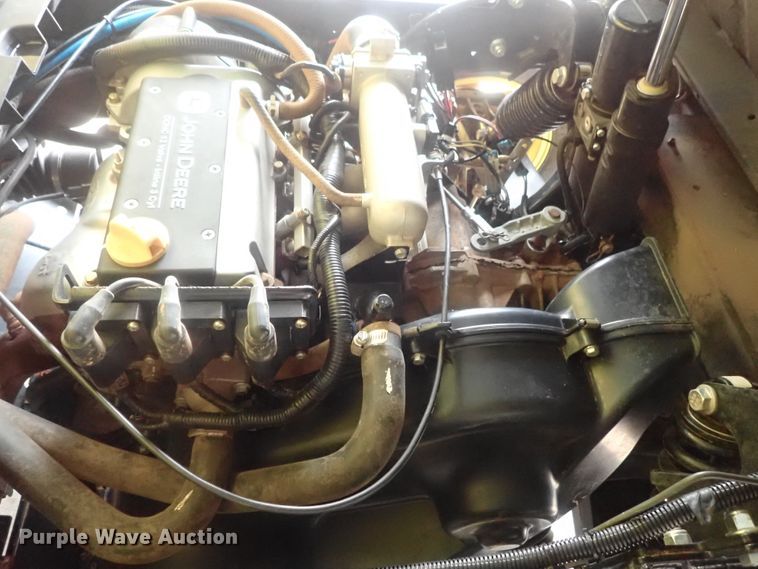 image for item DG2335 2016 John Deere 825i Gator  utility vehicle