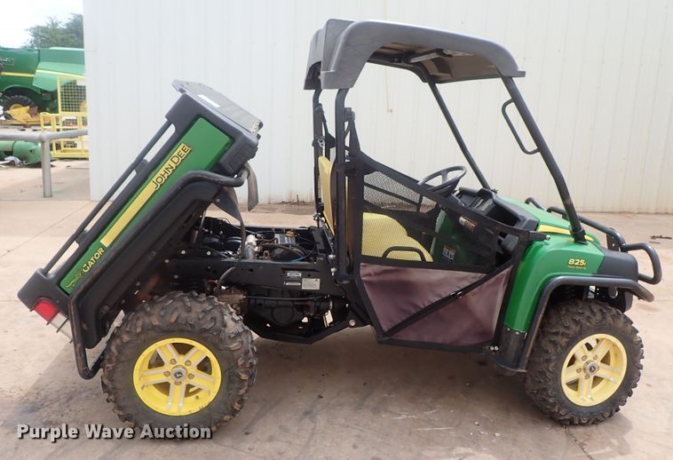 image for item DG2335 2016 John Deere 825i Gator  utility vehicle