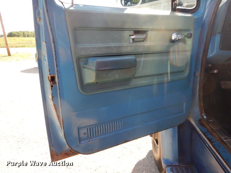 image for item DG7874 1974 GMC 6000  grain truck