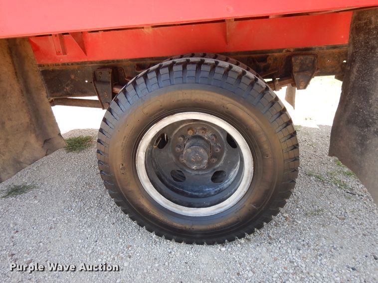 image for item DG7874 1974 GMC 6000  grain truck