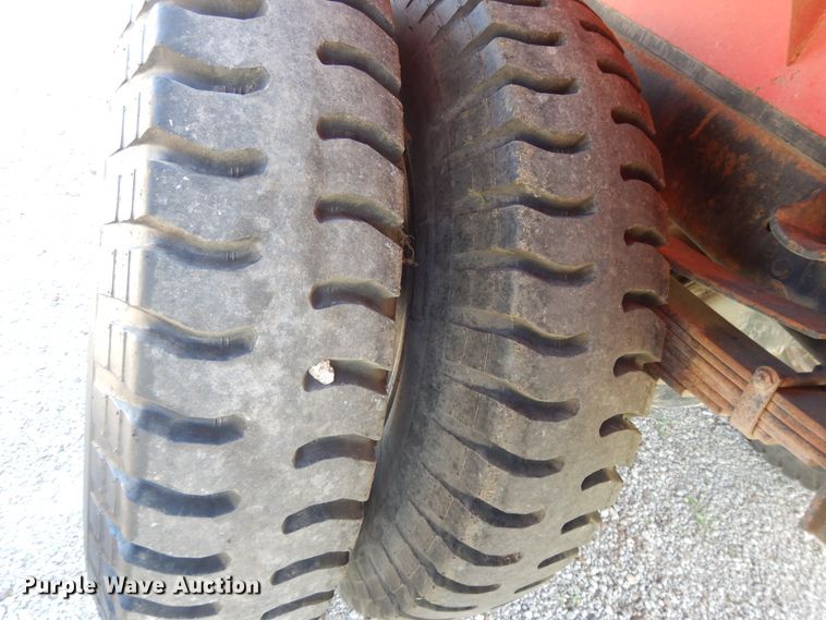 image for item DG7874 1974 GMC 6000  grain truck