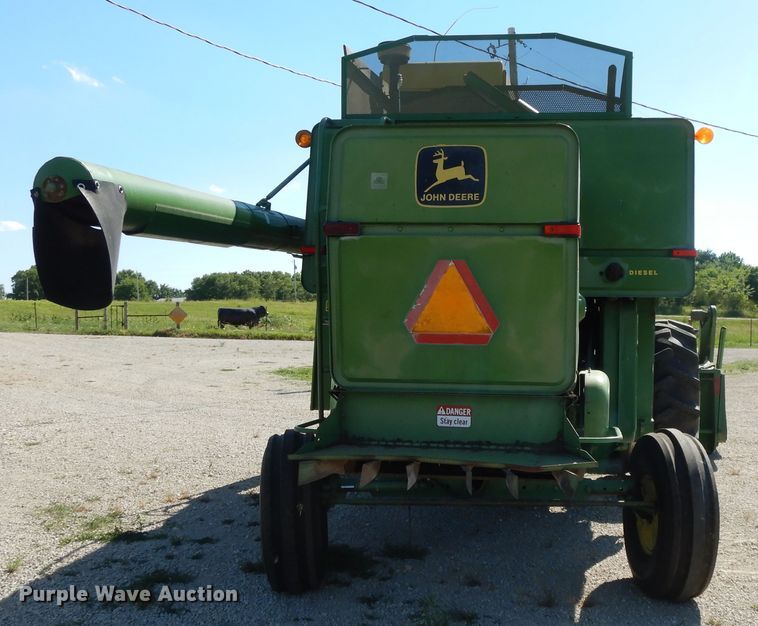 image for item DG7875 1981 John Deere 4420 combine