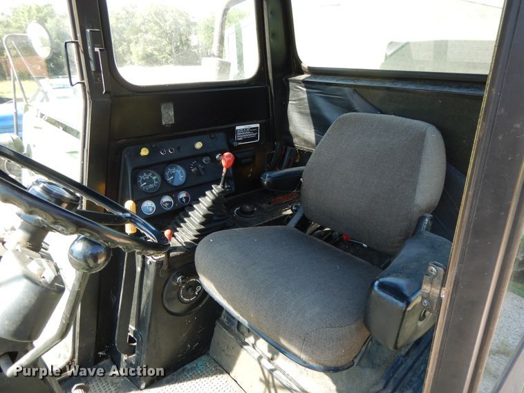 image for item DG7875 1981 John Deere 4420 combine