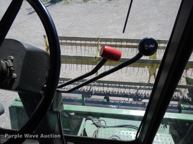 image for item DG7875 1981 John Deere 4420 combine