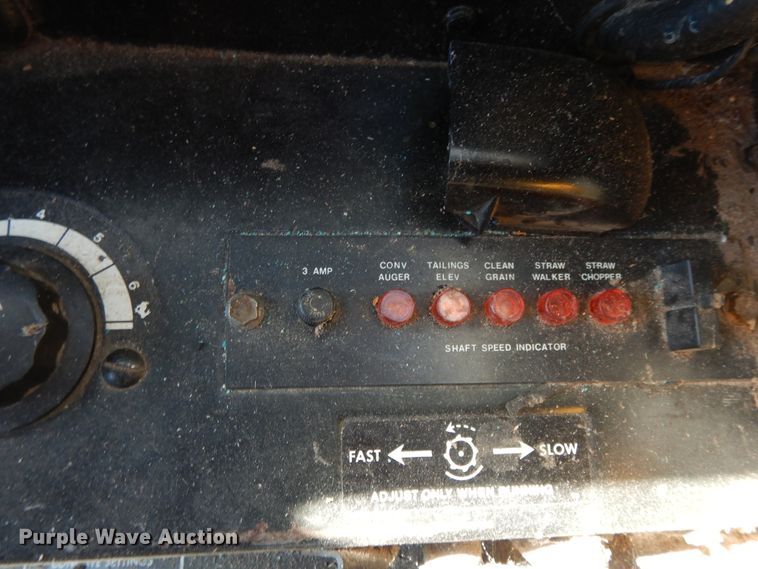 image for item DG7875 1981 John Deere 4420 combine