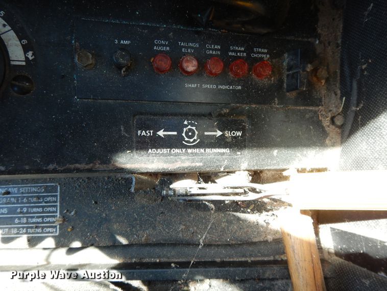 image for item DG7875 1981 John Deere 4420 combine