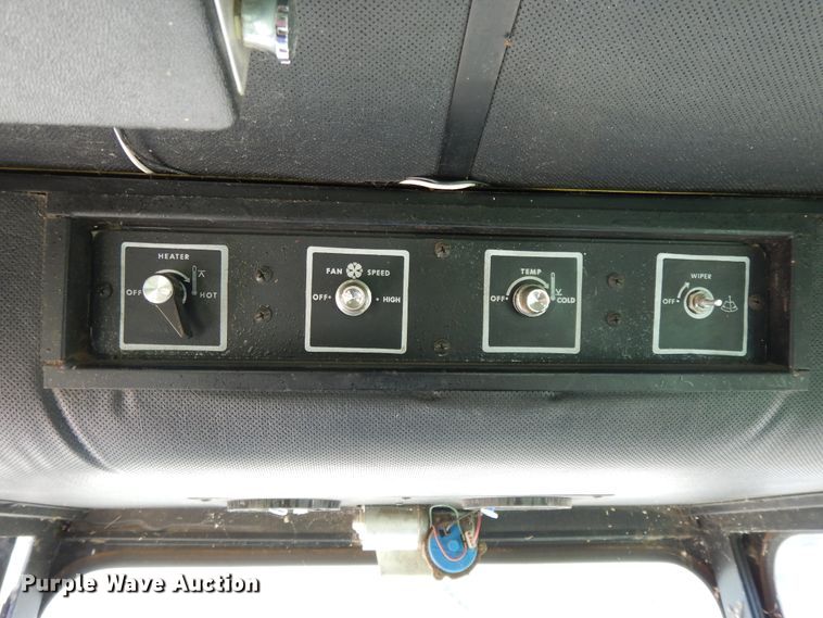 image for item DG7875 1981 John Deere 4420 combine