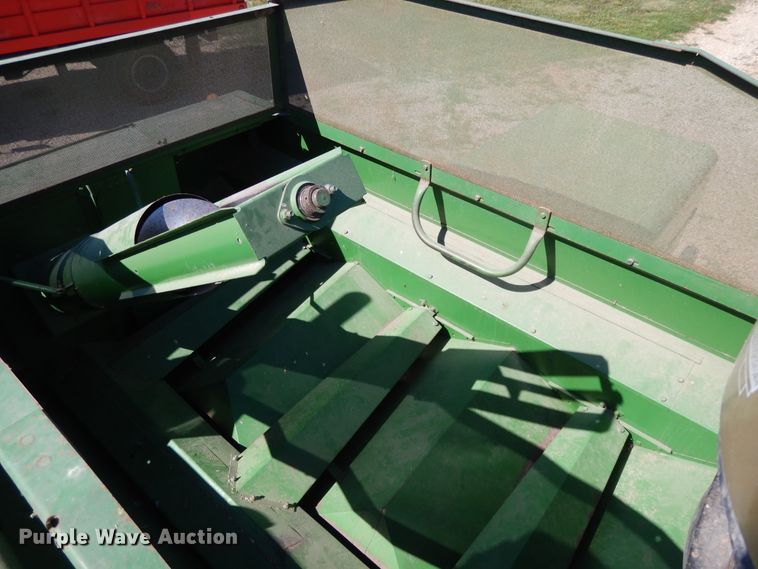 image for item DG7875 1981 John Deere 4420 combine