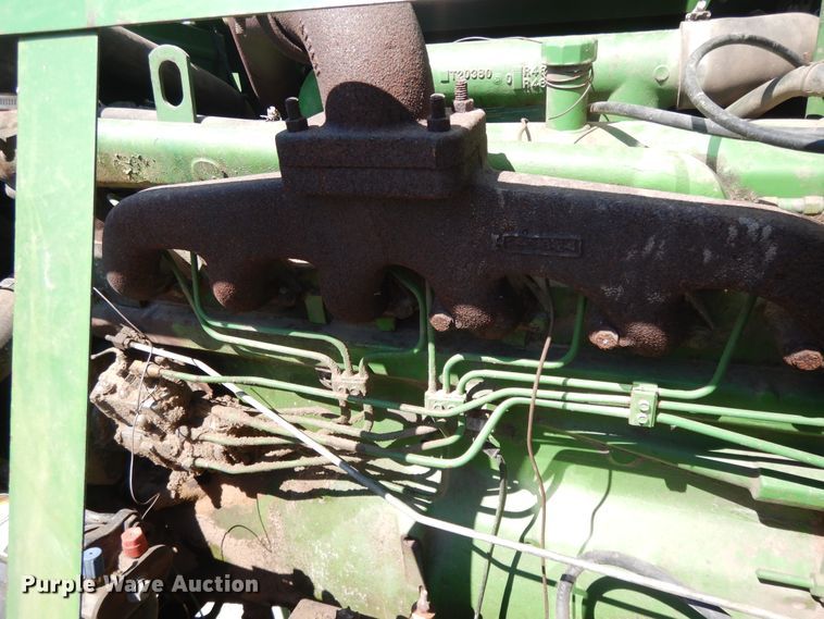 image for item DG7875 1981 John Deere 4420 combine