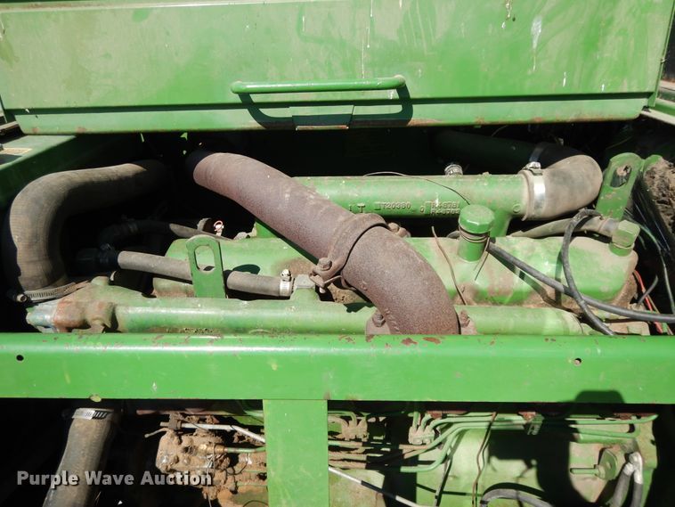 image for item DG7875 1981 John Deere 4420 combine