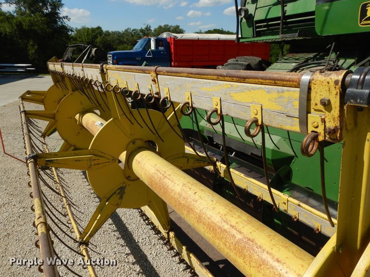 image for item DG7875 1981 John Deere 4420 combine