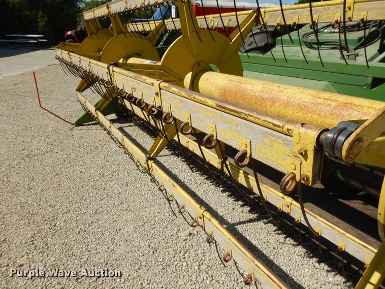 image for item DG7875 1981 John Deere 4420 combine