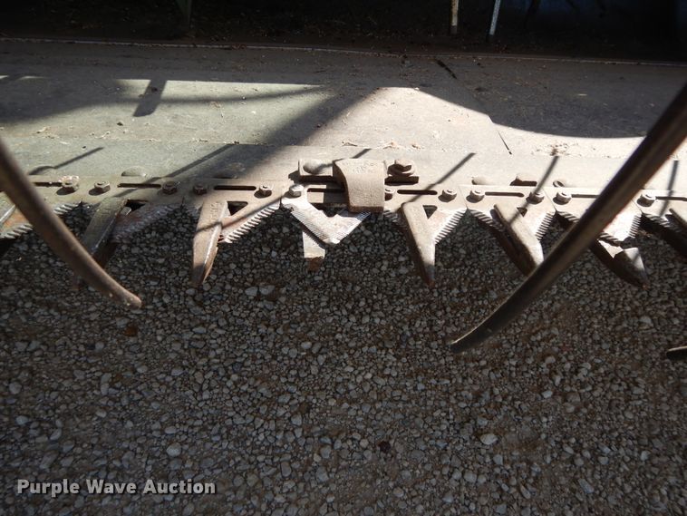 image for item DG7875 1981 John Deere 4420 combine