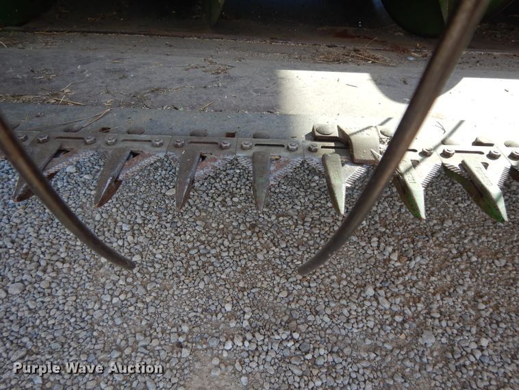 image for item DG7875 1981 John Deere 4420 combine