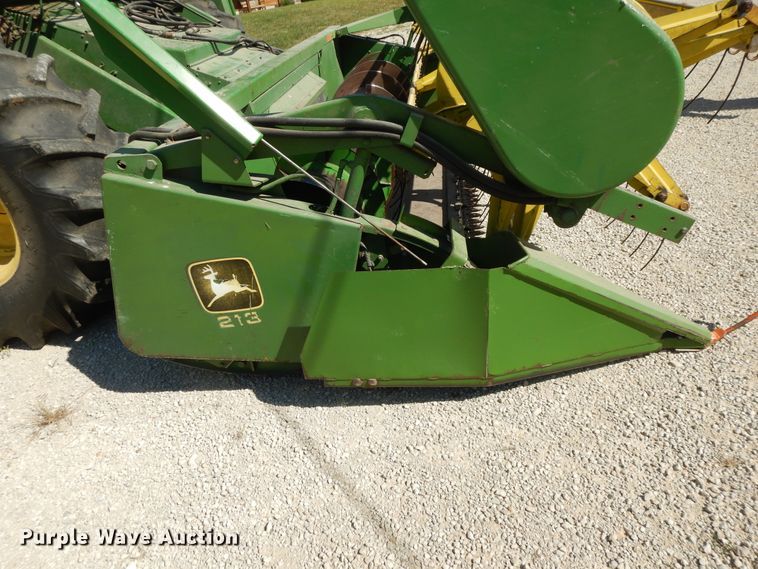image for item DG7875 1981 John Deere 4420 combine