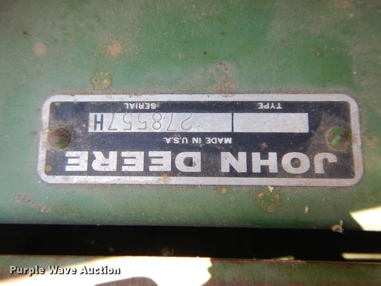 image for item DG7875 1981 John Deere 4420 combine
