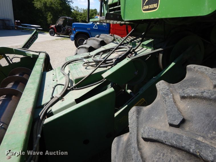 image for item DG7875 1981 John Deere 4420 combine