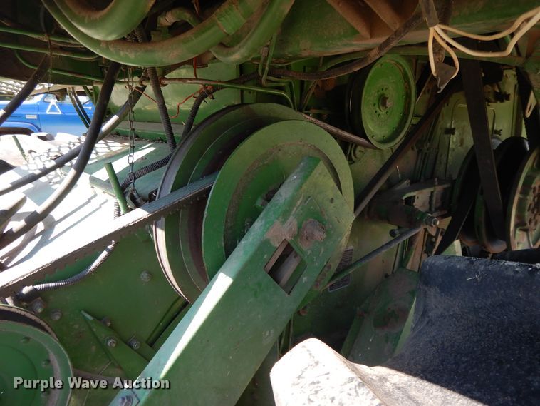 image for item DG7875 1981 John Deere 4420 combine