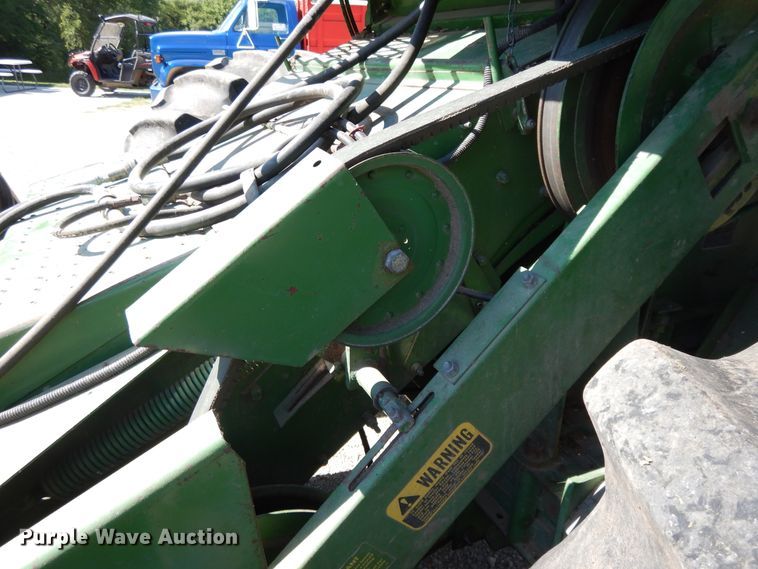 image for item DG7875 1981 John Deere 4420 combine