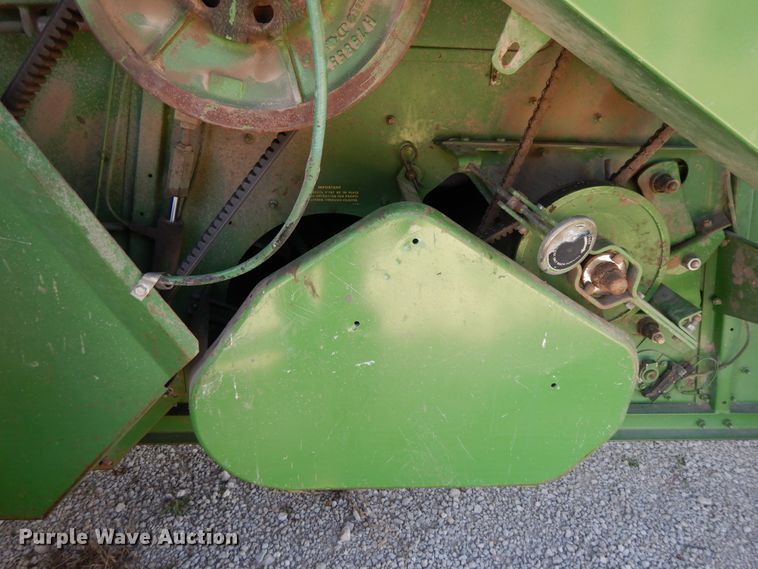 image for item DG7875 1981 John Deere 4420 combine