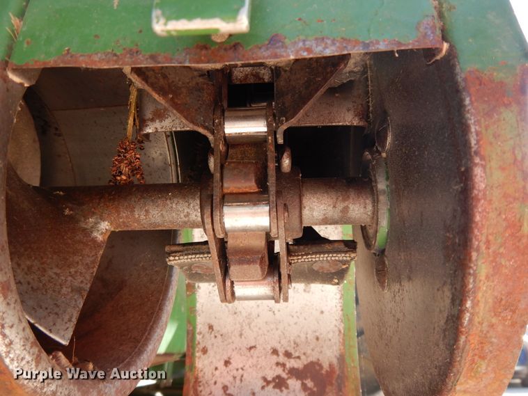 image for item DG7875 1981 John Deere 4420 combine