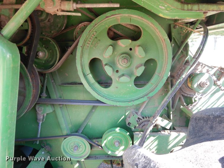 image for item DG7875 1981 John Deere 4420 combine